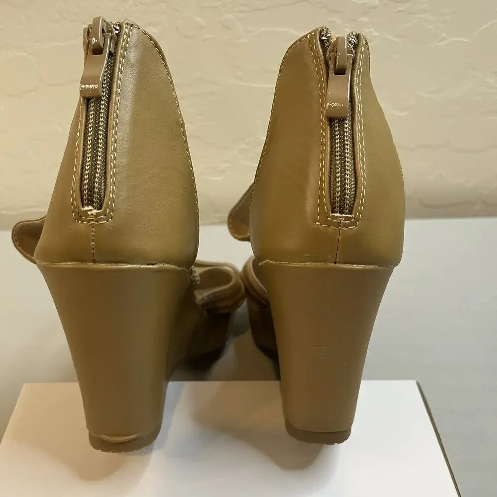 Platform Wedge Sandal Size 9 Tan Strappy Zip Up Back Shoes Sandals Open Toe - Picture 7 of 11